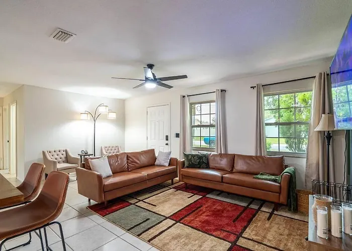 Modern 3Br Farmhouse Near Attractions Parks & More