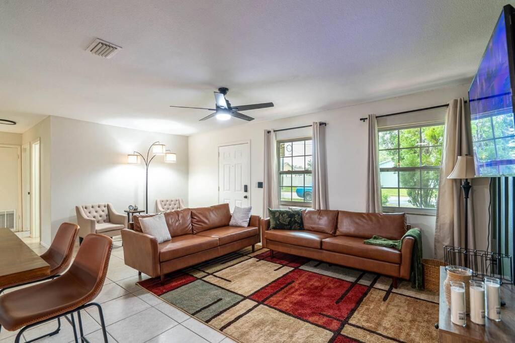 Modern 3br Farmhouse Near Attractions Parks & More