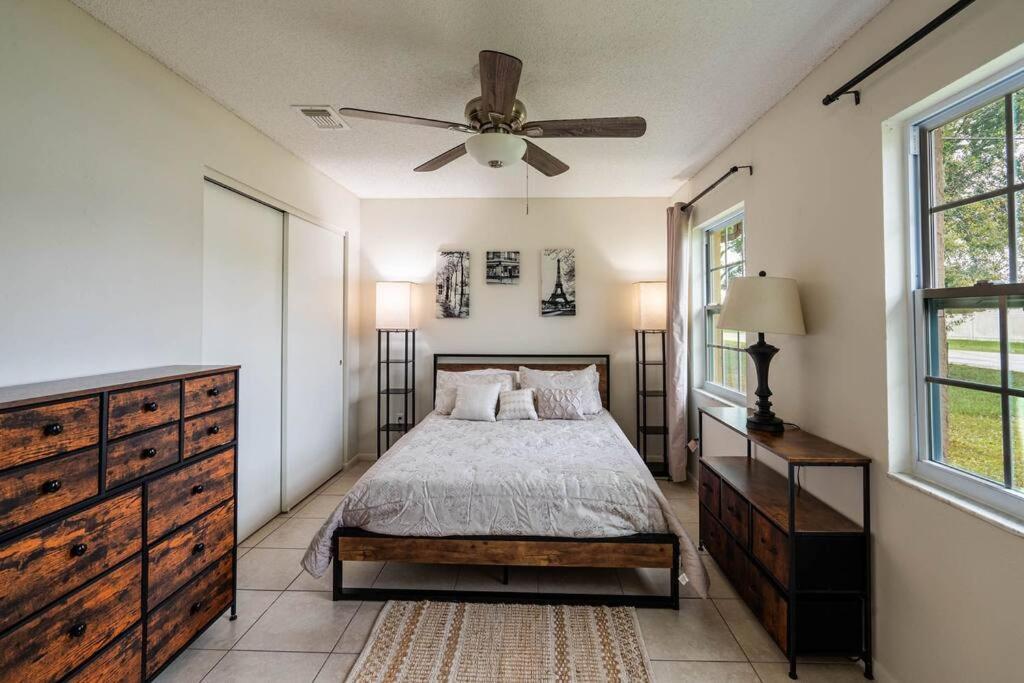 Modern 3br Farmhouse Near Attractions Parks & More Casa de férias